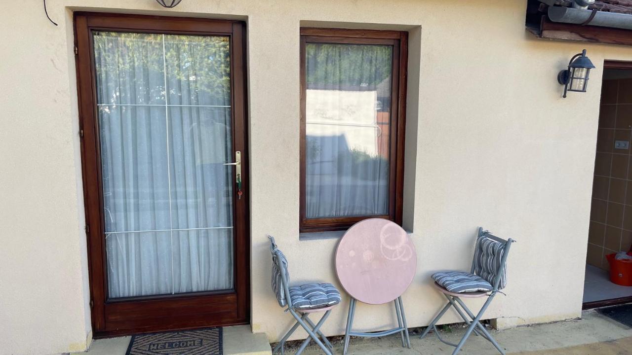 Szín-Ház Apartman Gyula Kültér fotó